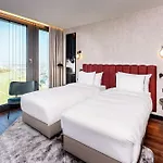 Hotel Radisson Blu At Porsche Design Tower