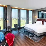 Radisson Blu At Porsche Design Tower 4*