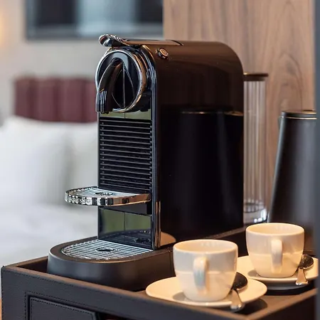 Radisson Blu At Porsche Design Tower 4*