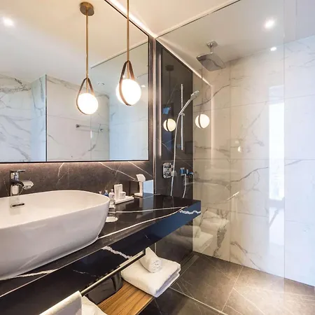 Radisson Blu At Porsche Design Tower 4* シュトゥットガルト