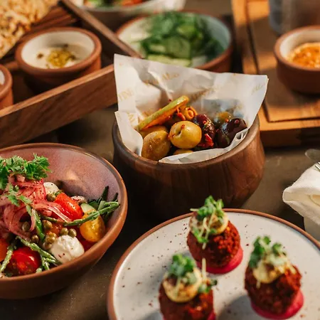 Ξενοδοχείο Radisson Blu At Porsche Design Tower 4*