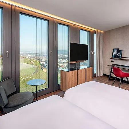 Radisson Blu At Porsche Design Tower 4*