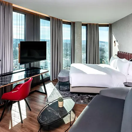 Radisson Blu At Porsche Design Tower