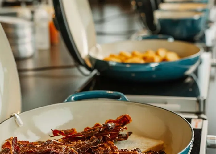 Hotel Radisson Blu At Porsche Design Tower