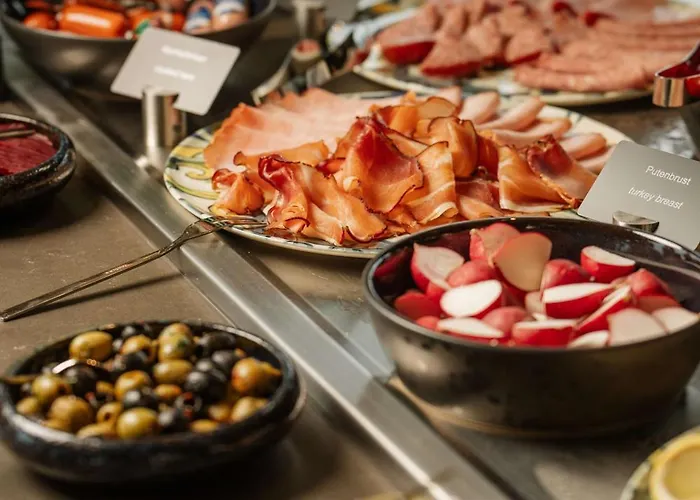 ホテル Radisson Blu At Porsche Design Tower 4*