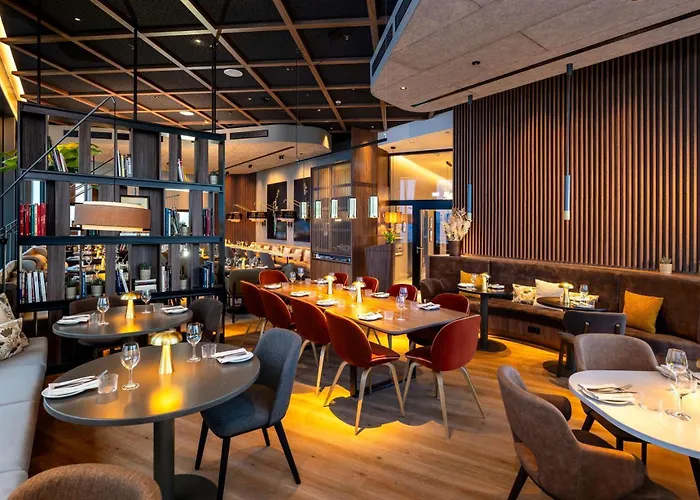 Radisson Blu At Porsche Design Tower 4* シュトゥットガルト