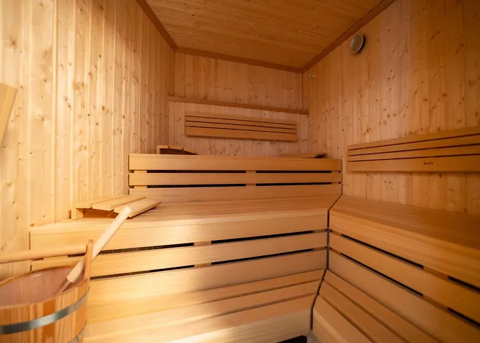 Radisson Blu At Porsche Design Tower Hotel 4*