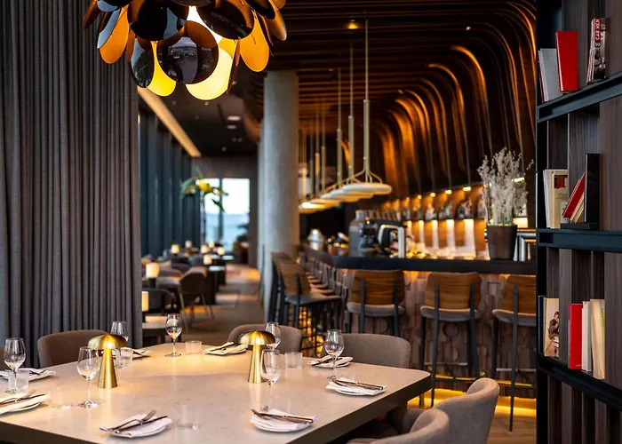 Radisson Blu At Porsche Design Tower Estugarda