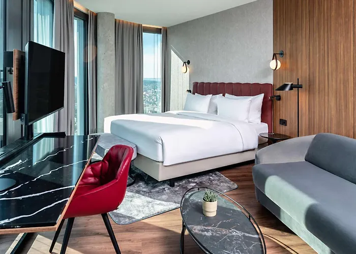 Radisson Blu At Porsche Design Tower Hotel Estugarda