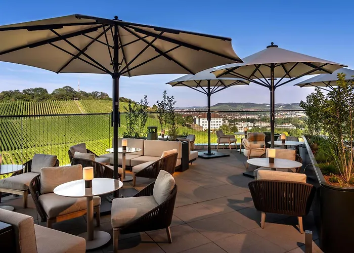 Radisson Blu At Porsche Design Tower Hotel Estugarda