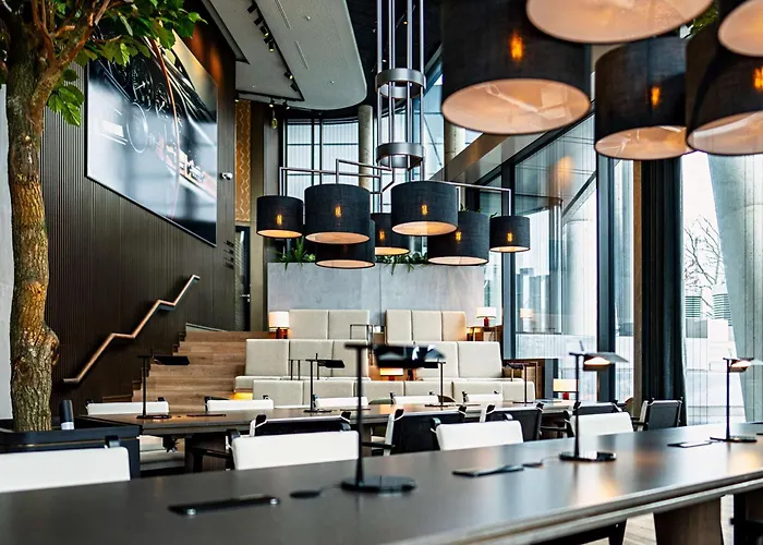 Radisson Blu At Porsche Design Tower Estugarda