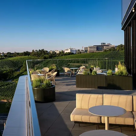 Radisson Blu At Porsche Design Tower