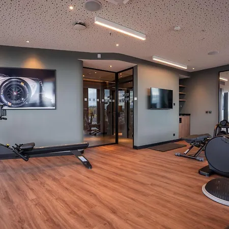 Radisson Blu At Porsche Design Tower Отель