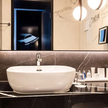 Radisson Blu At Porsche Design Tower Hotel