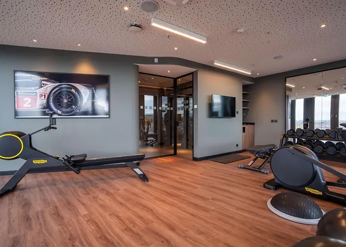 Radisson Blu At Porsche Design Tower Отель